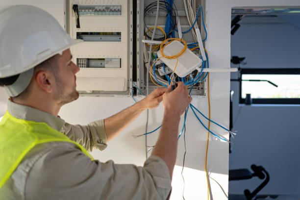 Best Local Electrician Companies  in Madisonville, LA